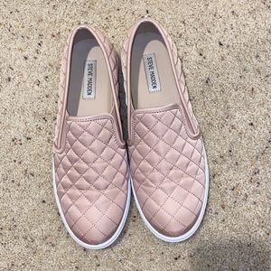 Steve Madden light pink Ecentrcq slip on shoes